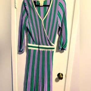 Gently worn 🛍️Brand:Foxiedox size:Large color:purple/green/white stripes